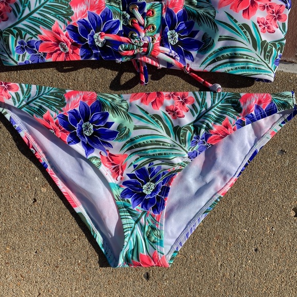 California Sun 2 Piece Bikini Size L - Picture 7 of 12